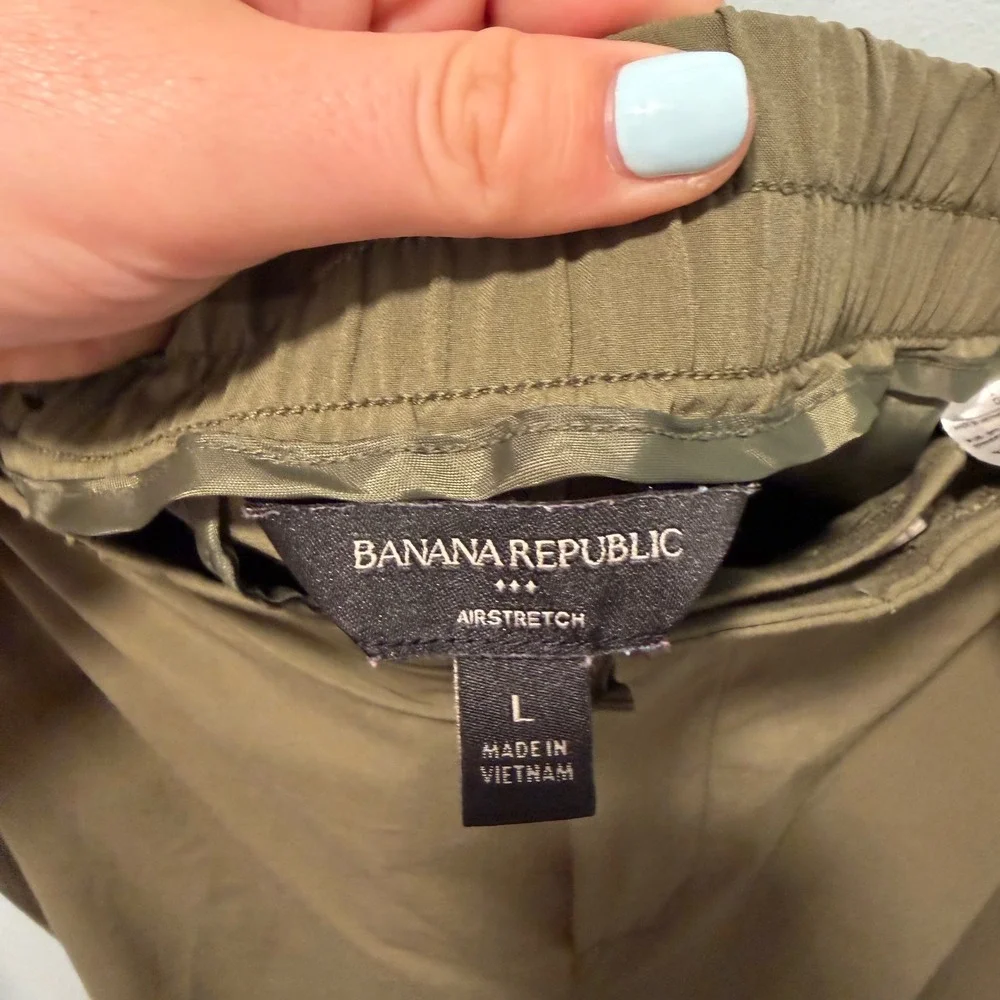 Banana Republic Airstretch Tapered Jogger Pants Olive Green Large Casual Travel